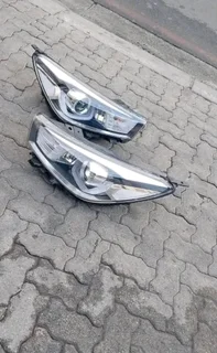 Kia rio headlight available