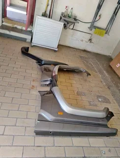 Land cruiser fanders available