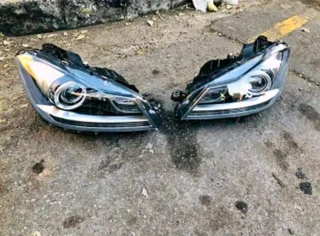 W204 mercedes Benz headlight available