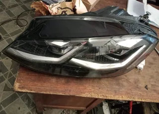 VW golf 7.5 R headlight available