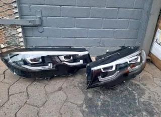BMW G20 headlights set available