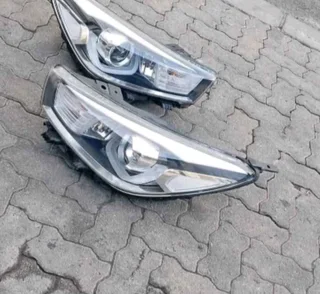 Kia rio xenon lights available