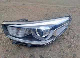 Kia rio xenon headlight available