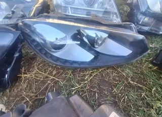 VW golf 6 GTi headlight available