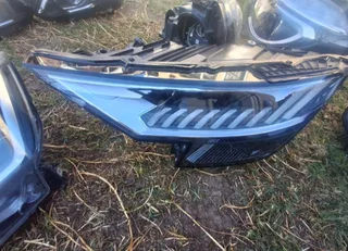 Q8 Audi headlight available