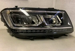 VW Tiguan headlight available