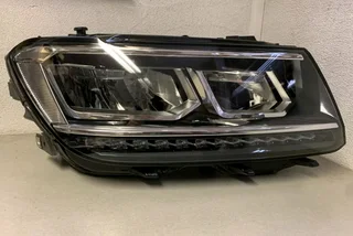 VW Tiguan headlight available