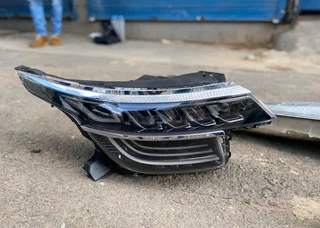 Kia seltos headlight available