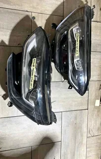 Renault Megan headlight available