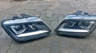 VW amarok headlight available