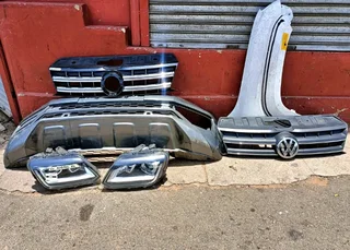 VW amarok headlight front bumper and bonnet available