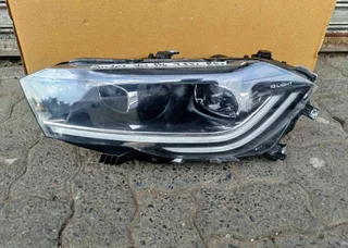 VW polo 9 xenon headlight available