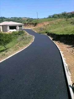 WE DO DRIVEWAY TAR RESURFACING