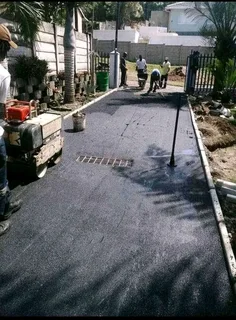 DRIVEWAY TAR RESURFACING