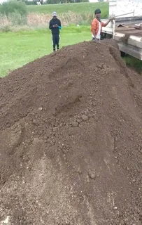 Topsoil, compost and Lawndressing