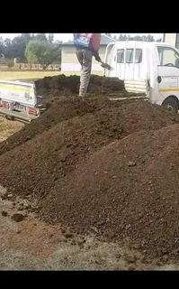 Topsoil, compost and Lawndressing