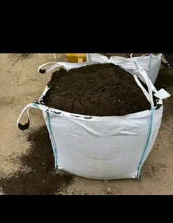 Topsoil, compost and Lawndressing