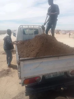 Topsoil, compost and Lawndressing