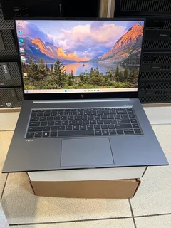 Hp Z book studio G8 15.6 inch  mobile workstations 1920 1080 core I7 11th gen 32GB RAM 512GB SSD