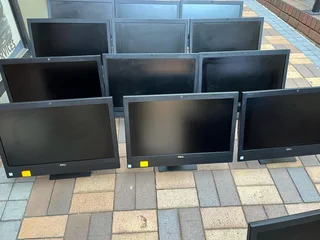 Dell optiplex 7440 Core I5 6th GEN 8GB RAM 500gb HDD 23.8 inch