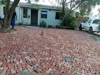 Rock clay half brick pavers supplying and installation in all areas around Capetown