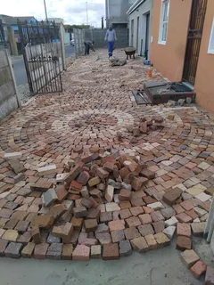 Wheatsone half brick pavers supplying and installation in all areas around Capetown
