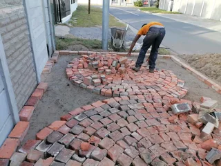 Rock clay half brick pavers supplying and installation in all areas around Capetown