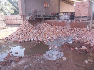 We deliver Rock clay half bricks in an affordable prices in all areas around Capetown