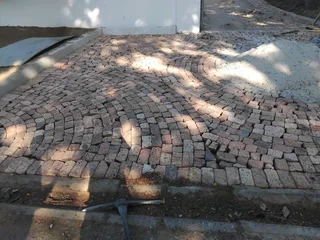 Rock clay half brick pavers supplying and installation in all areas around Capetown