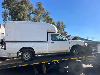 Nissan np300 Desail ready for stripping &#64; sheeraz auto spares