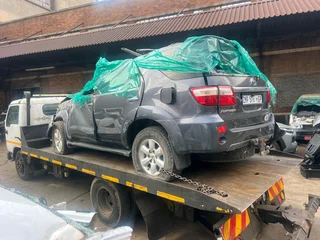 Toyota Furtuner v6 1GR auto 4&#64;4 ready for stripping &#64; sheeraz