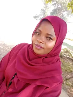 My name is esnart Makawa 28 years old I&#39;m looking for a job as a house keeper