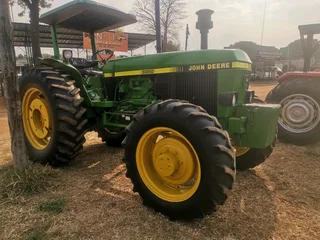 John Deere 3350 4x4