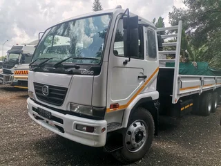 Nissan UD100 dropside truck