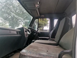 Nissan UD100 dropside truck