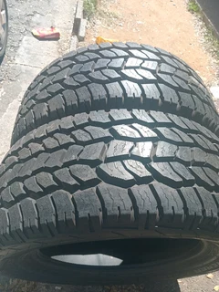 X2/ Lt 305/ 55/ R20/ Mt5 Cooper Discoverer A/t