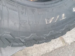 X4/ LT 285/ 70/ R17/ 121/ 118R BFGOODRICH ALL-TERRAIN T/A K02