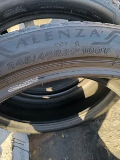 X2/245/ 40/ R21/ 100y/ Bridgestone Alenza