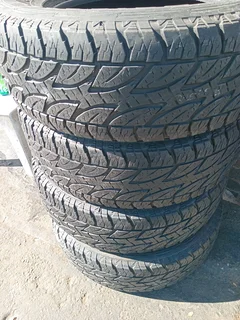 X4/ 265/65/r17/ 112s Bridgestone Dueler A/t