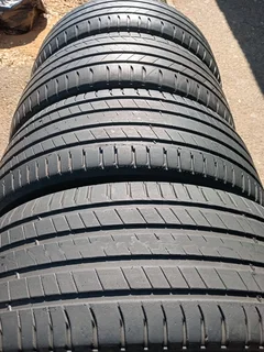 X4/ 235/ 55/ R19/ Michelin Latitude Sport 3