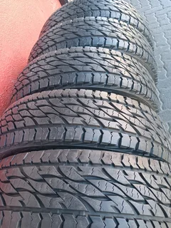 X5/ Lt 235/ 85/ R16/ 8pr 114/111r Bridgestone Dueler A/t