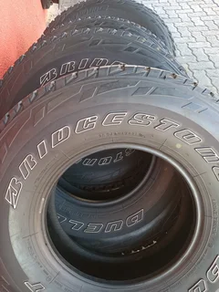 X5/ LT 235/ 85/ R16/ 8PR 114/111R BRIDGESTONE DUELER A/T