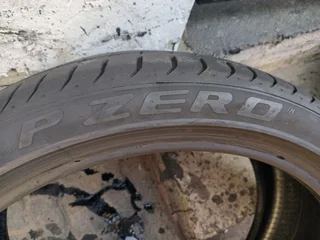 X2/ 285/ 35/ ZR22 / PIRELLI P.ZERO