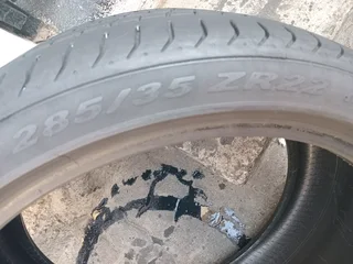 X2/ 285/ 35/ ZR22 / PIRELLI P.ZERO