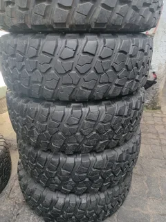 X5/ Lt 285/ 75/ R16/ 123q M&#43;s  I006 Bfgoodrich Mud- Terrain T/a Km2