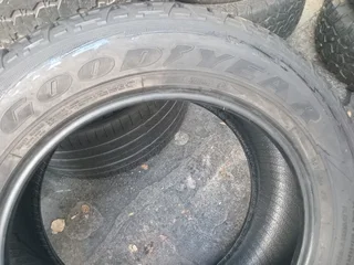 X2/ 255/ 60/ R20/ 113/ GOODYEAR ADVENTURE ALL TERRAIR WRANGLER