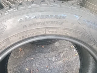 X2/ 255/ 60/ R20/ 113/ GOODYEAR ADVENTURE ALL TERRAIR WRANGLER