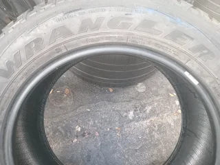 X2/ 255/ 60/ R20/ 113/ GOODYEAR ADVENTURE ALL TERRAIR WRANGLER