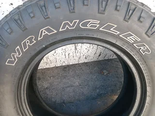 X4/ 265/ 70/R17/ 112/ 109Q/ GOODYEAR DURATRAC WRANGLER