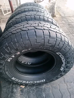 X4/ 285/ 75/ R16 AT3 XLT COOPER DISCOVERER